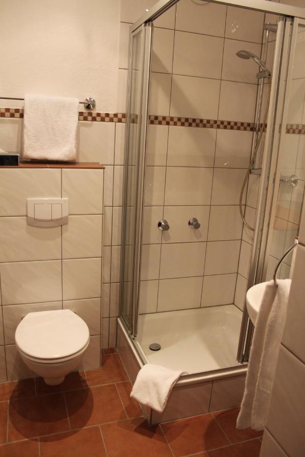 Stadt-Gut-Hotel Zum Rathaus Oberhausen  Eksteriør bilde