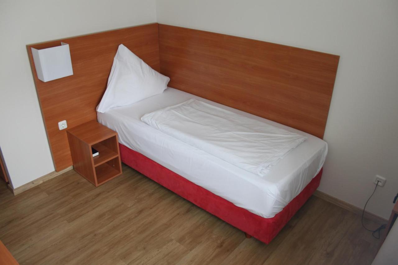 Stadt-Gut-Hotel Zum Rathaus Oberhausen  Eksteriør bilde