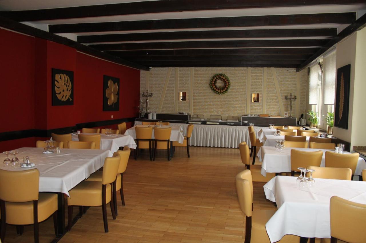 Stadt-Gut-Hotel Zum Rathaus Oberhausen  Eksteriør bilde